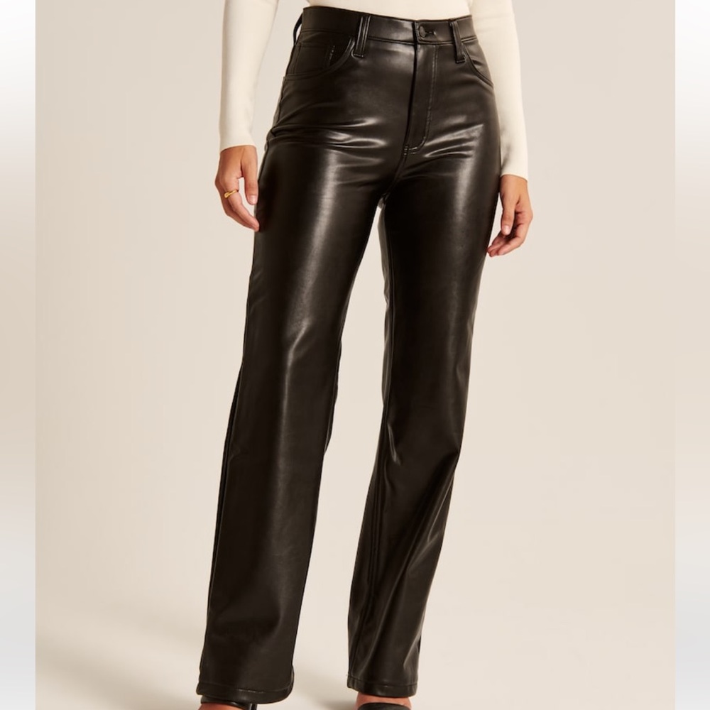 Black curve lather jeans